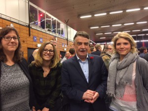 NRW-SPD-Vorsitzender Mike Groschek mit Wibke, Maren und Hannah