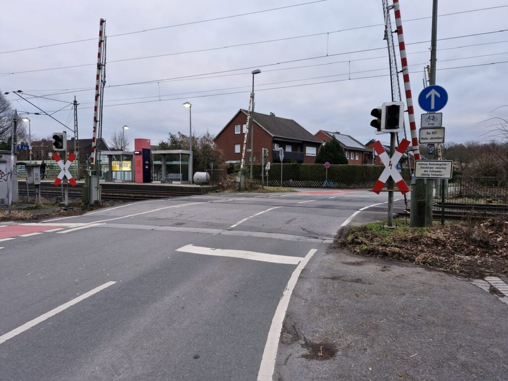 Bahnübergang in Sythen